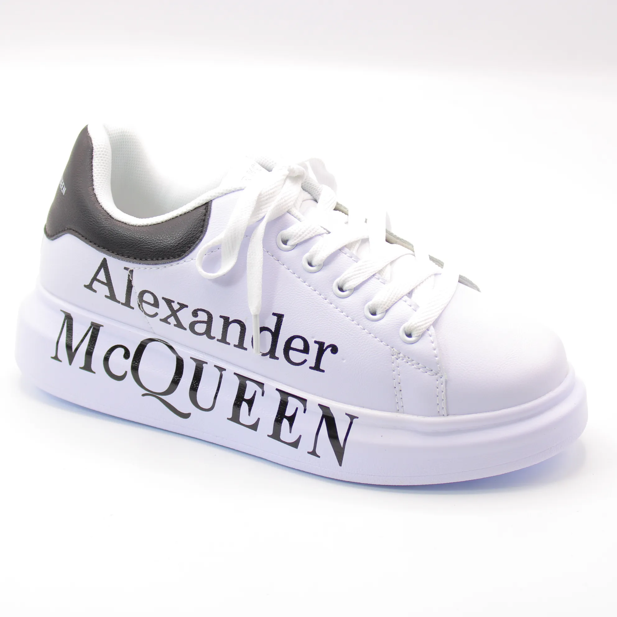 Женские весенние кроссовки белого цвета ALEXANDER MCQUEEN BS02-627