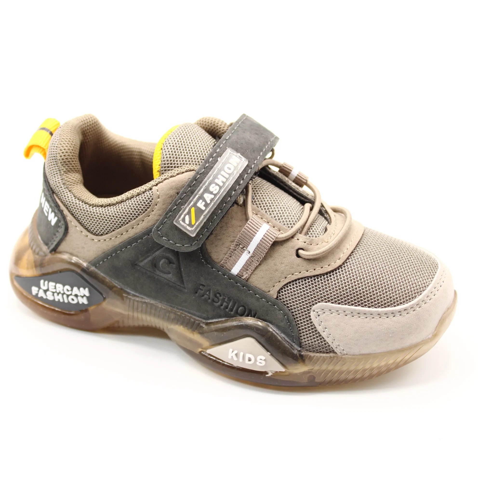 Детские весенние кроссовки коричневого цвета B&G BS06-71