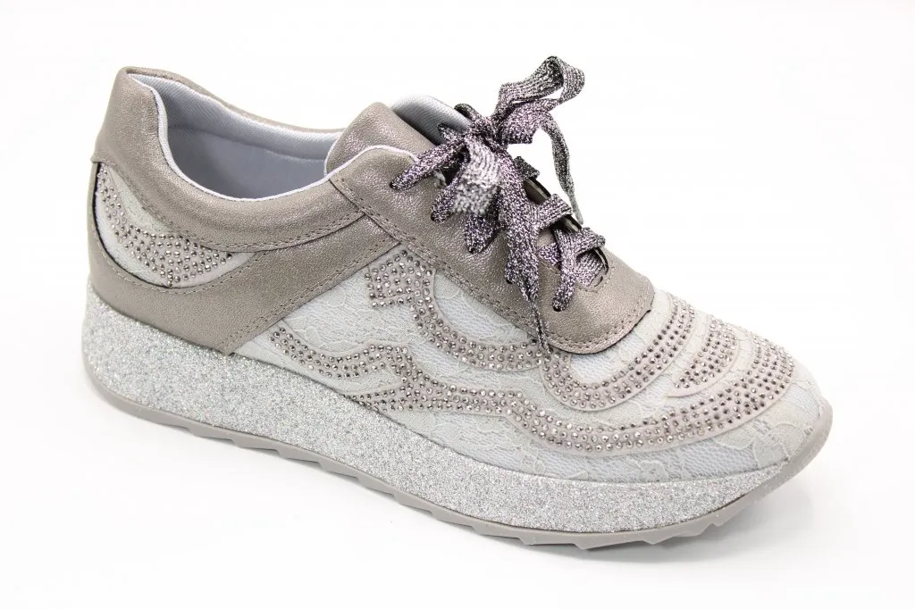 Женские весенние кроссовки серебряного цвета ADMLIS BS02-2197