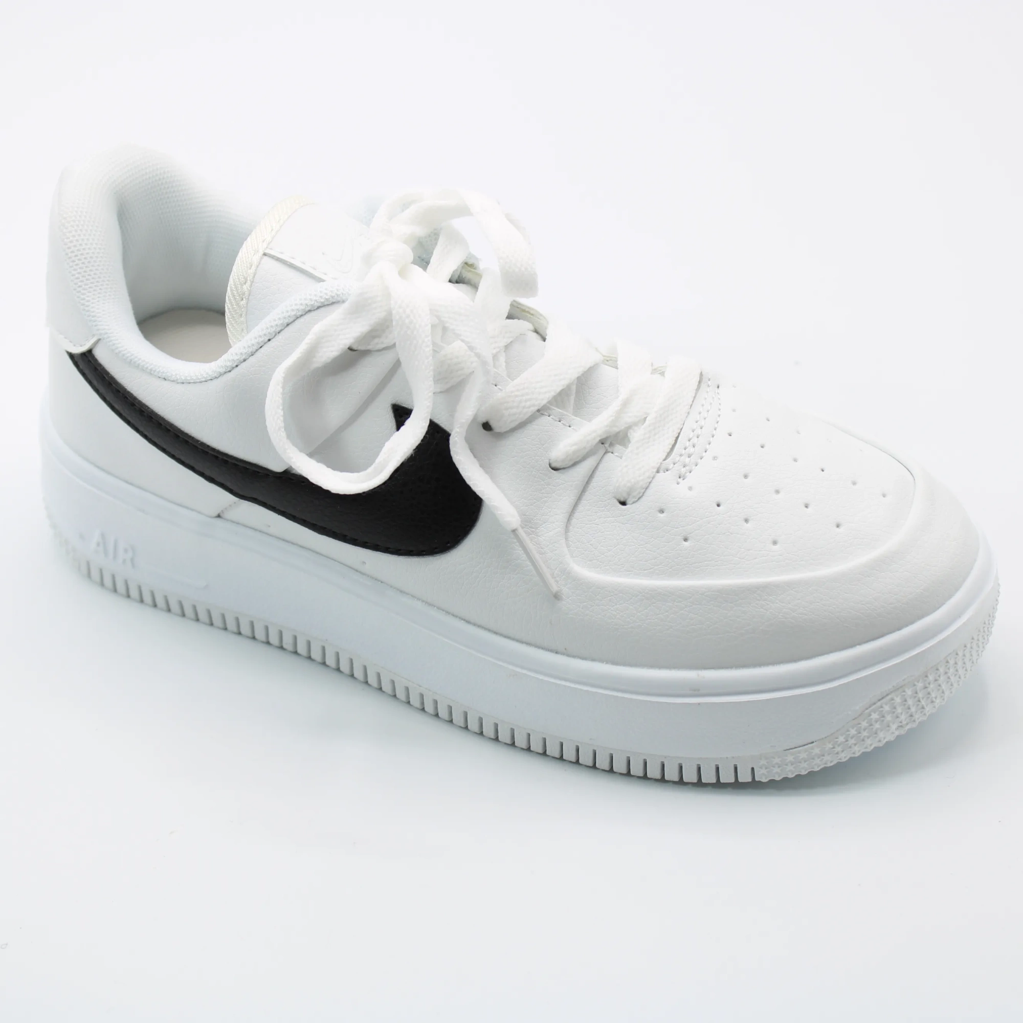 Женские осенние кроссовки белого цвета NIKE BS01-833