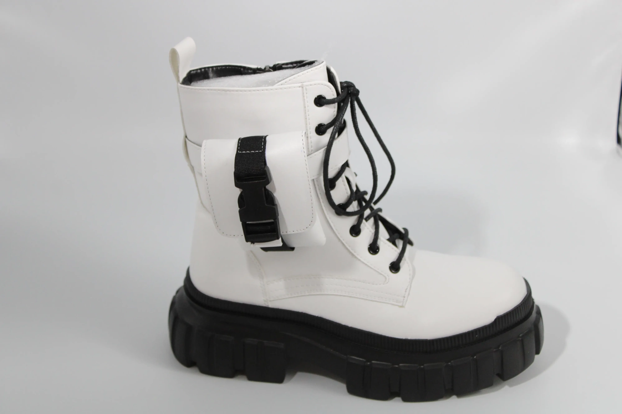 Женские весенние ботинки белого цвета MEGER BS02-1000