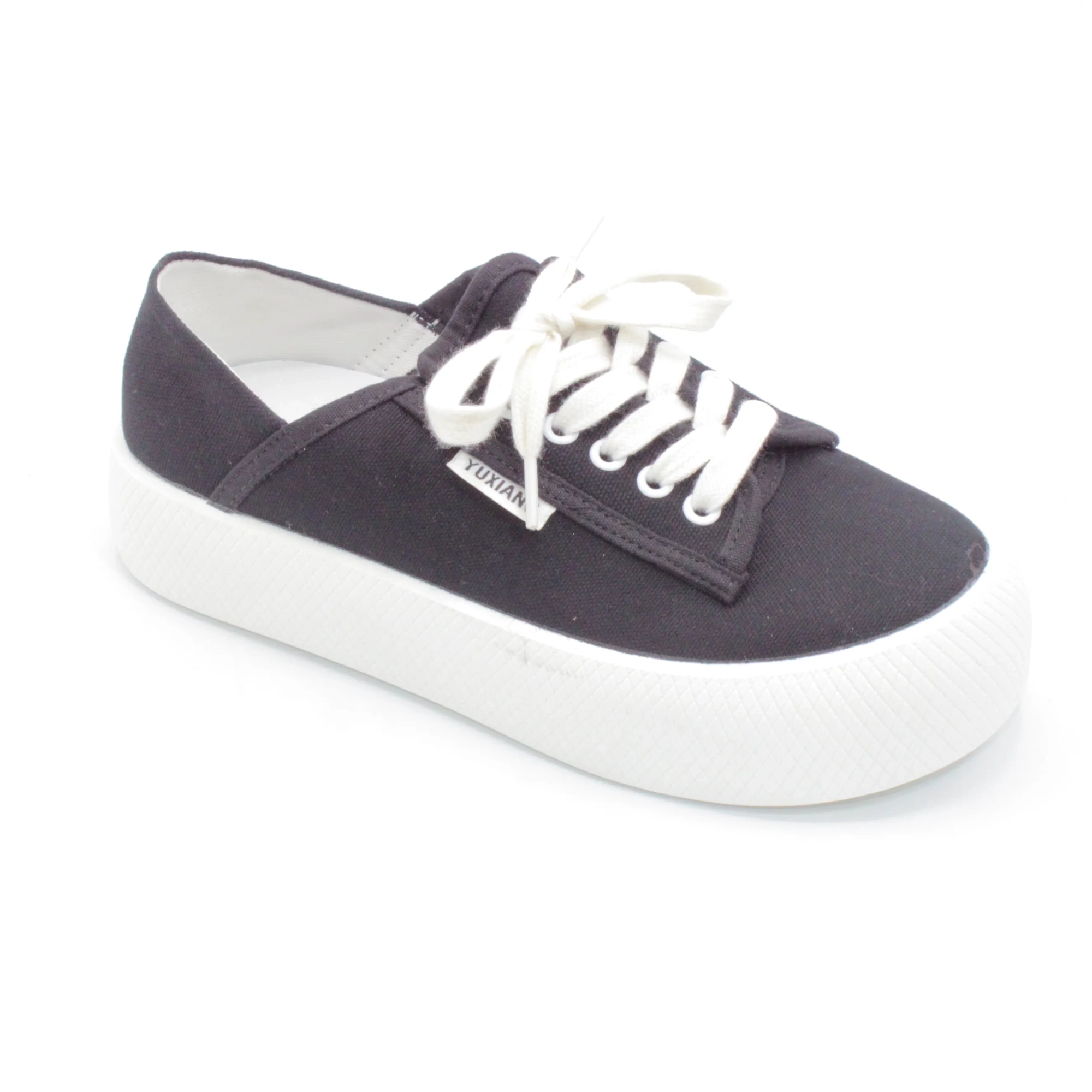 Женские кроссовки черного цвета SANYIDIN BS02-1243