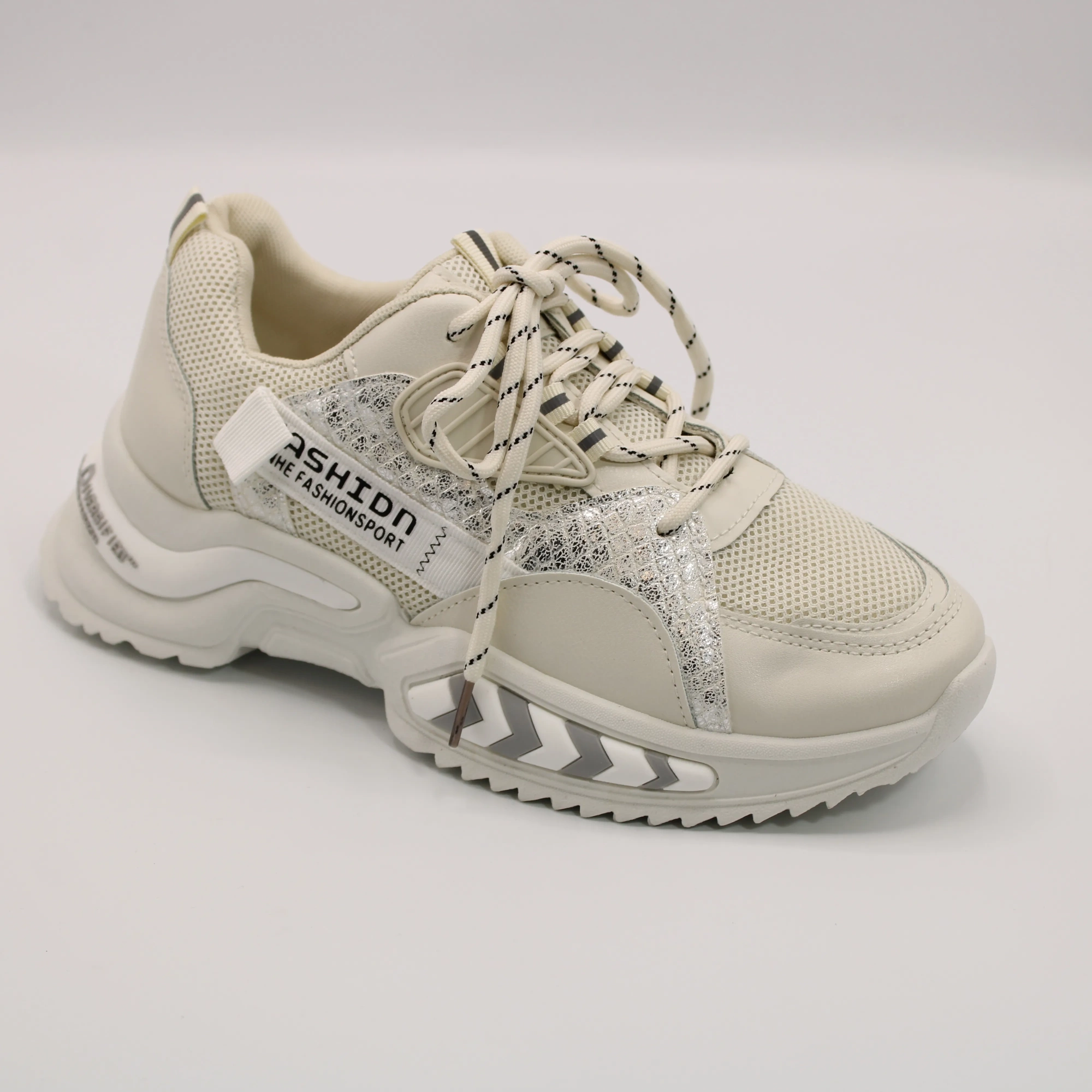 Женские кроссовки бежевого цвета LUTA BS01-1196