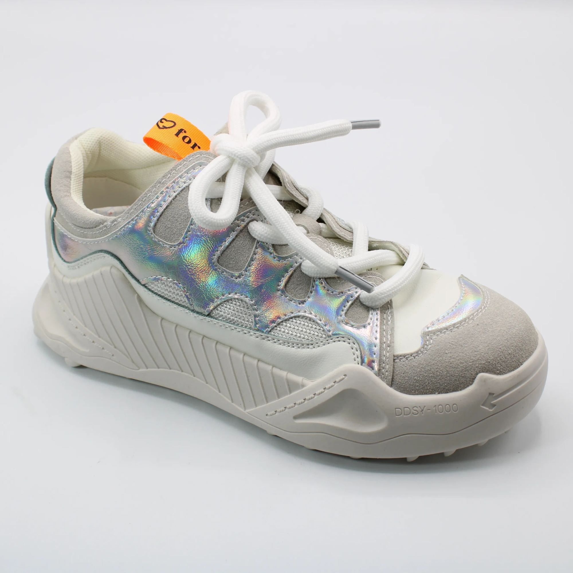 Женские весенние кроссовки белого цвета LUTA BS02-717