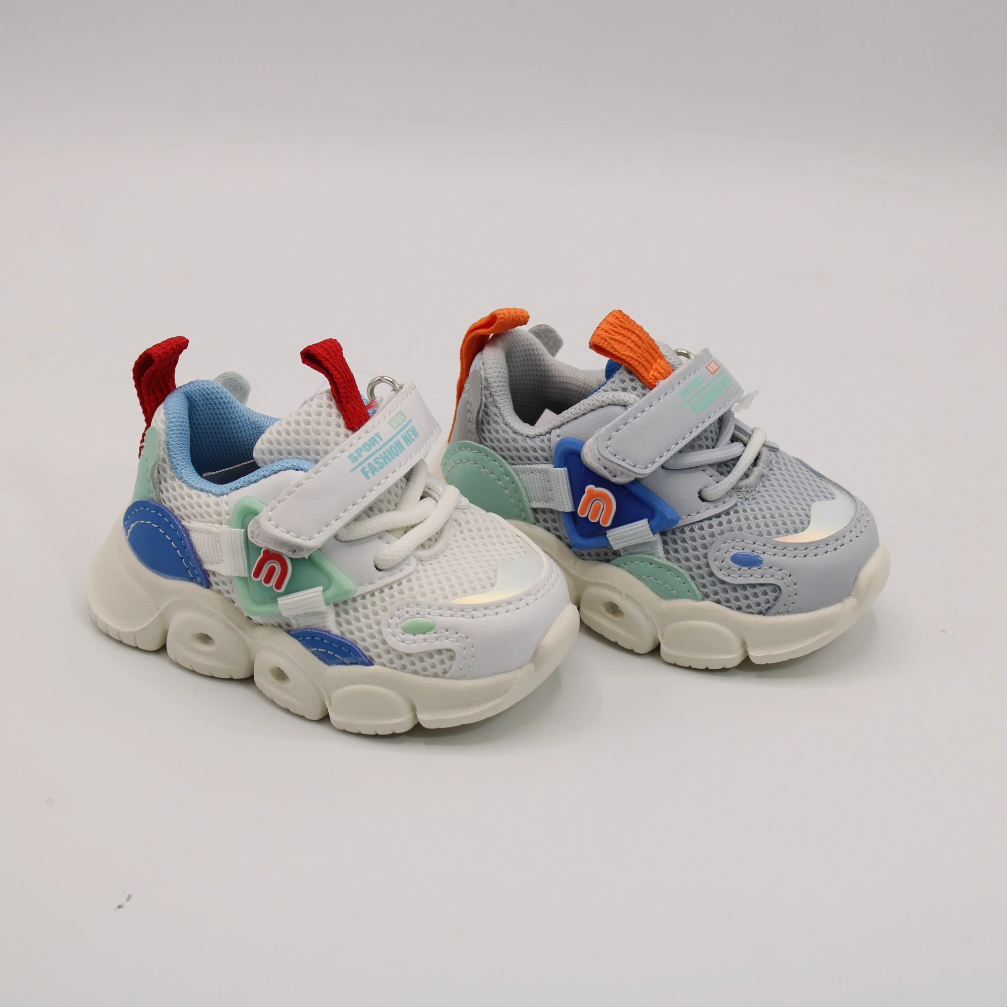 Детские кроссовки различных цветов BOYS AND GIRLS BS05-995