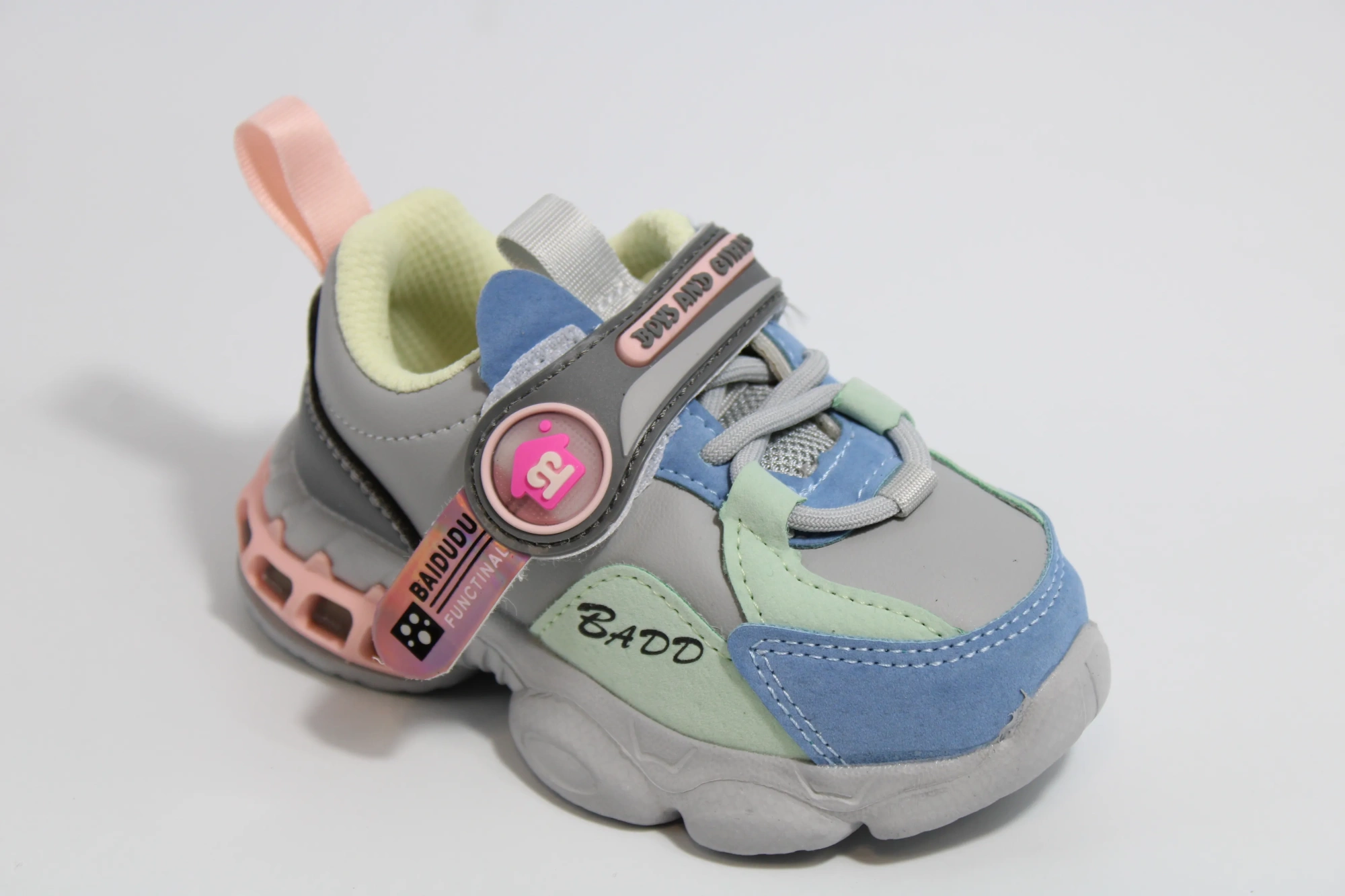 Детские весенние кроссовки цвета мультиколор B&G BS06-515