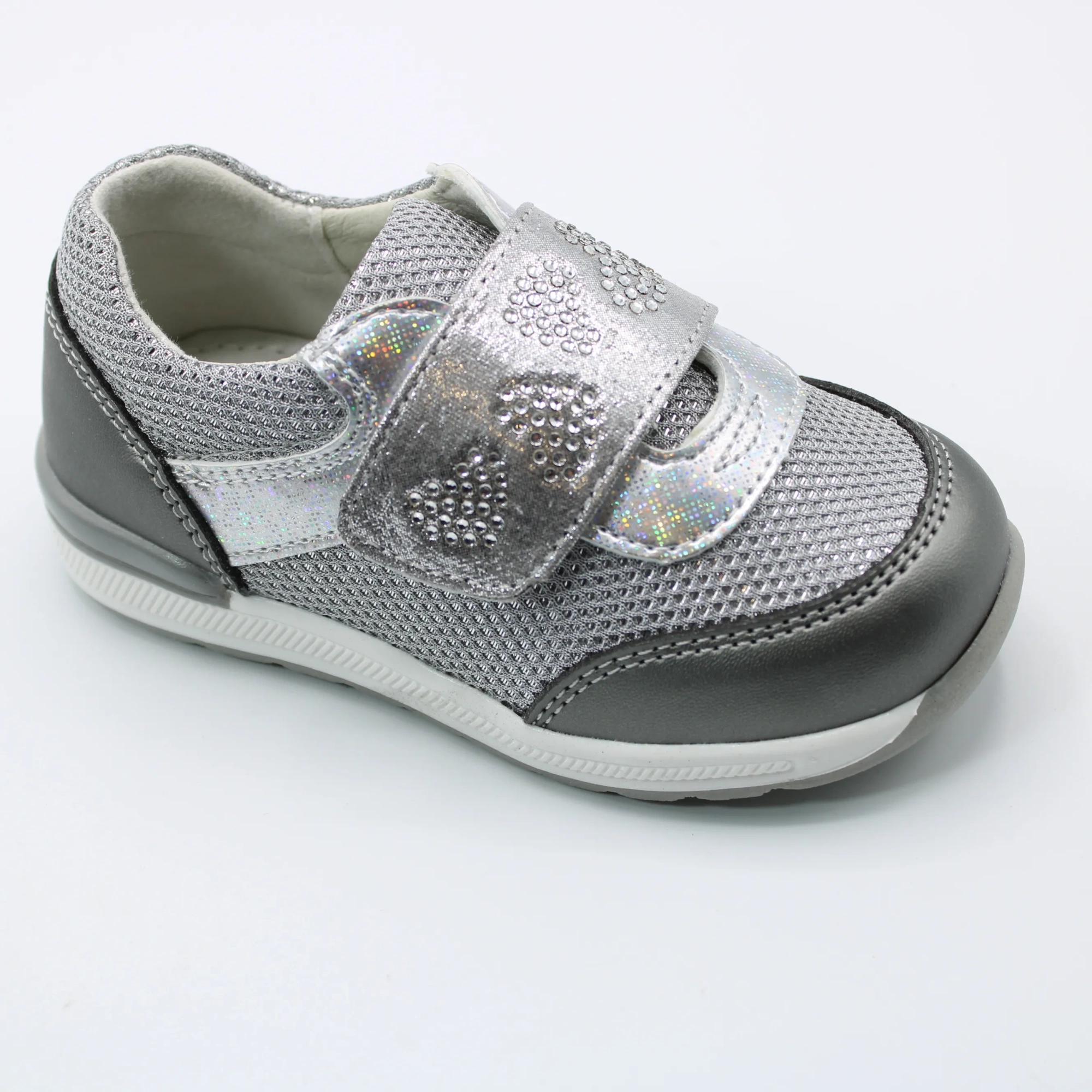 Детские осенние кроссовки серебряного цвета СКАЗКА BS03-2304