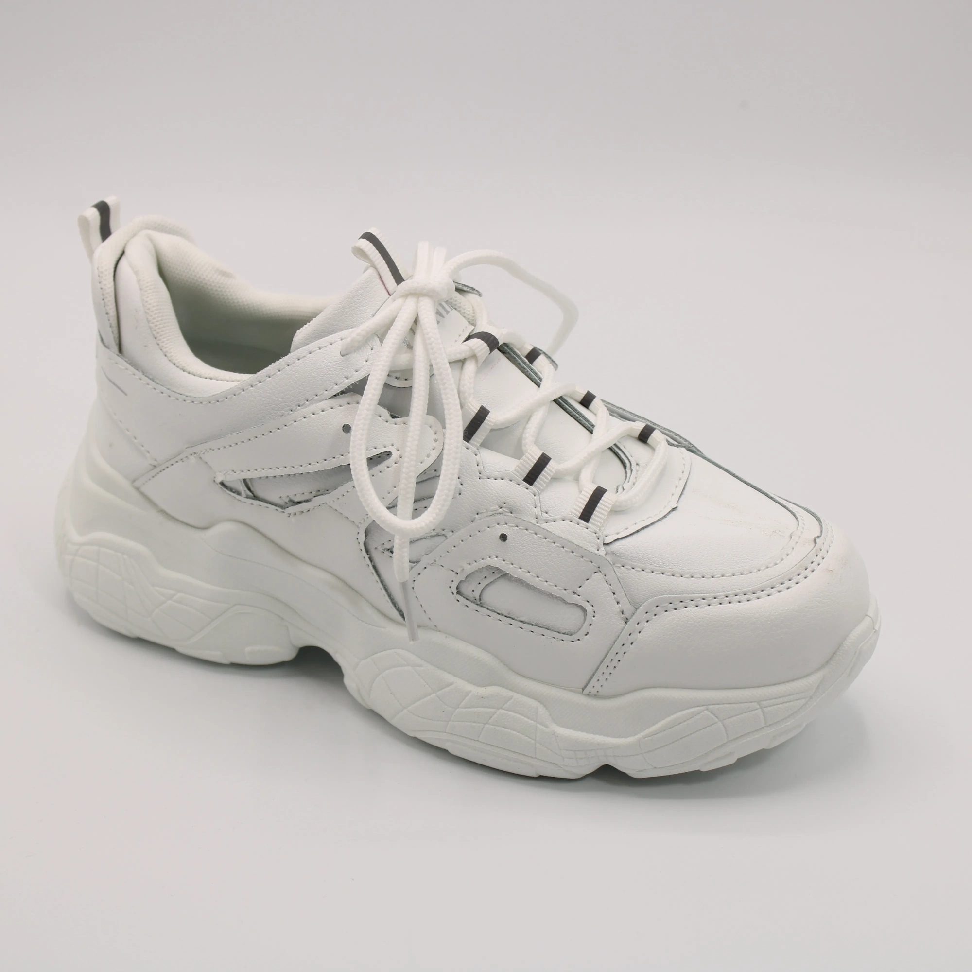 Женские кроссовки белого цвета белого цвета UK NIKI BS01-1174