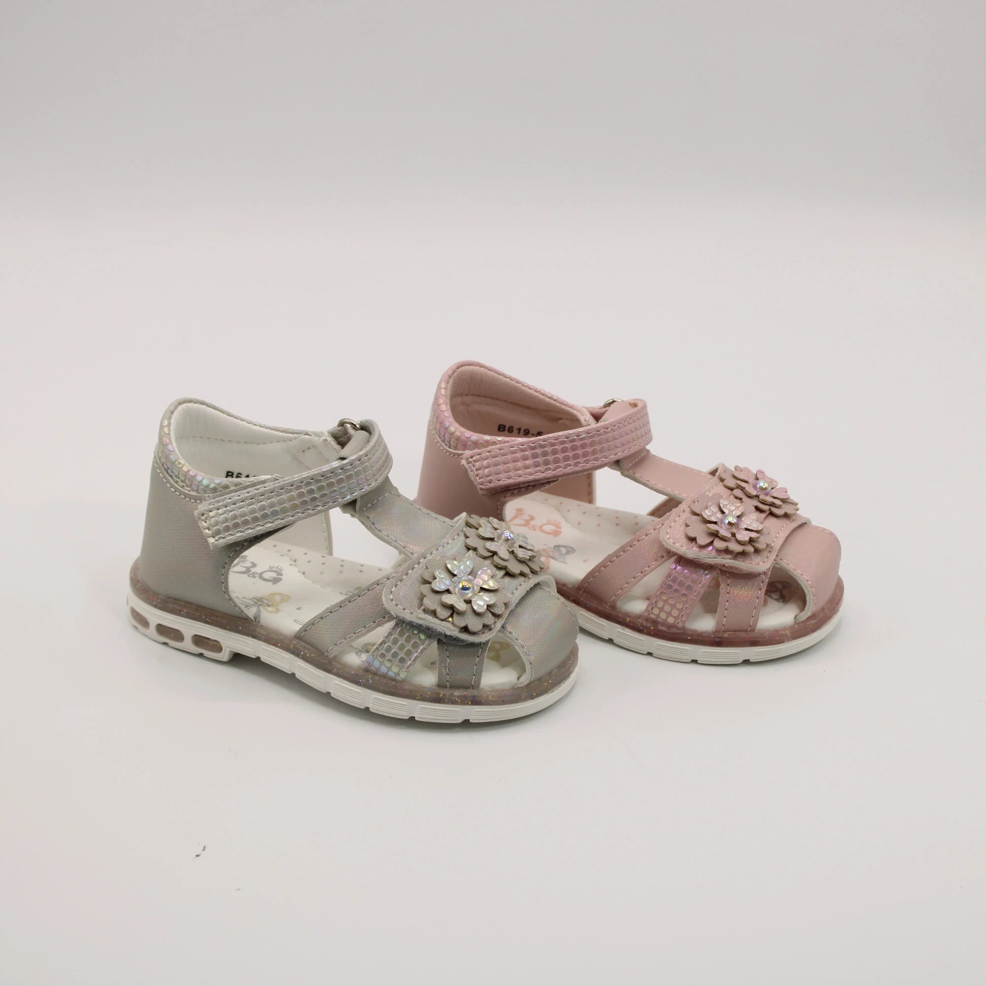 Детские босоножки различных цветов BOYS AND GIRLS BS05-1116