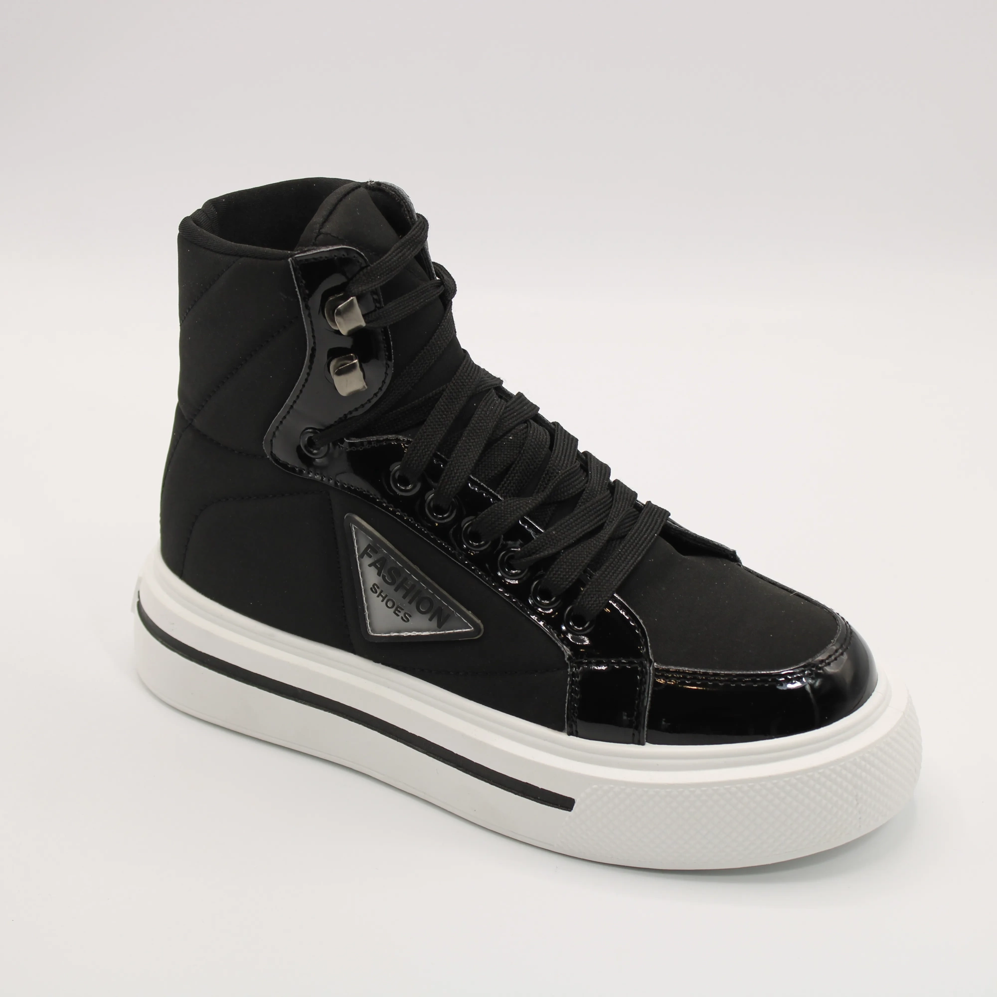 Женские кроссовки черного цвета DINO ALBAT BS01-1189