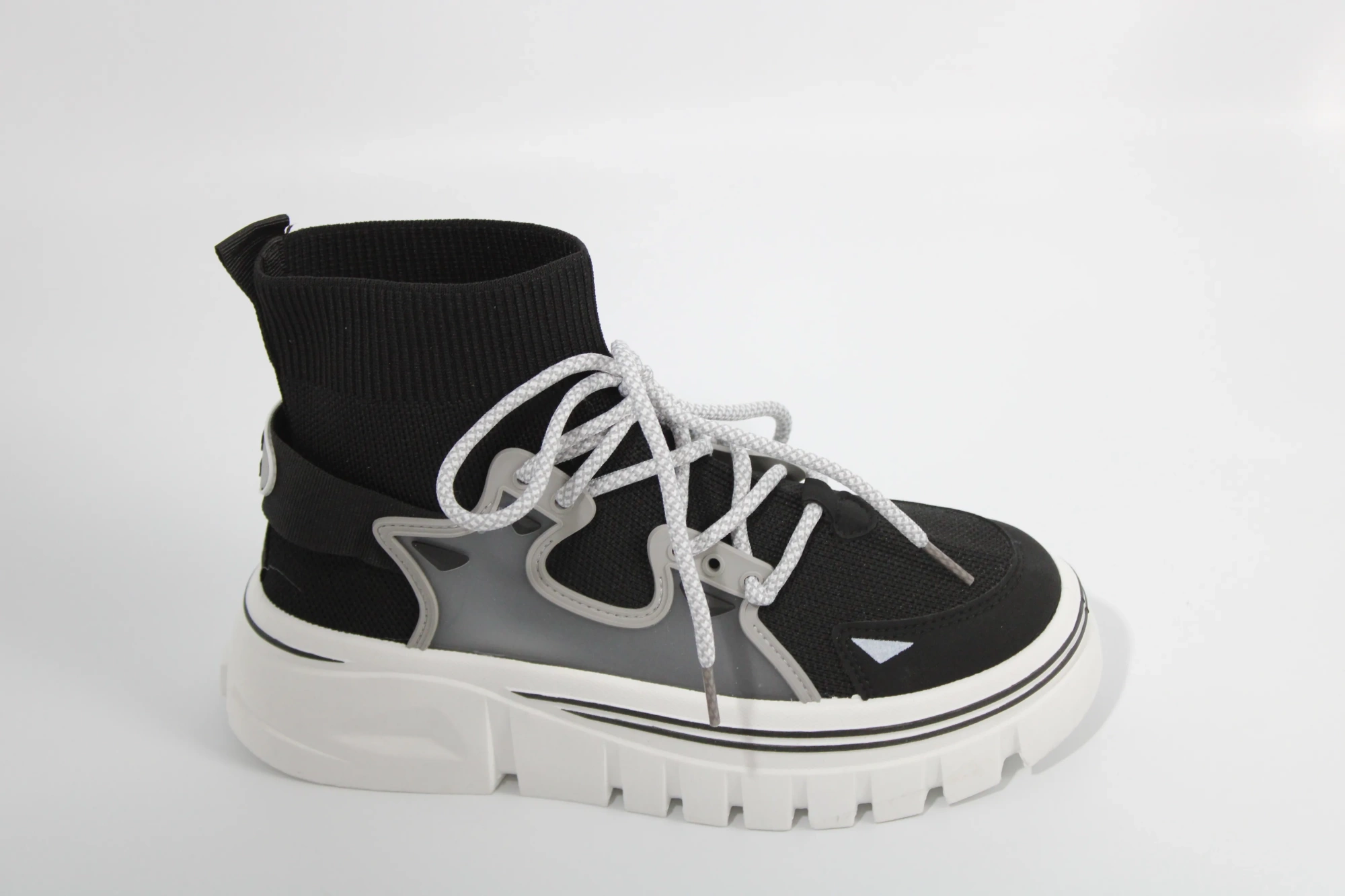 Женские весенние ботинки черного цвета MEGER BS02-986