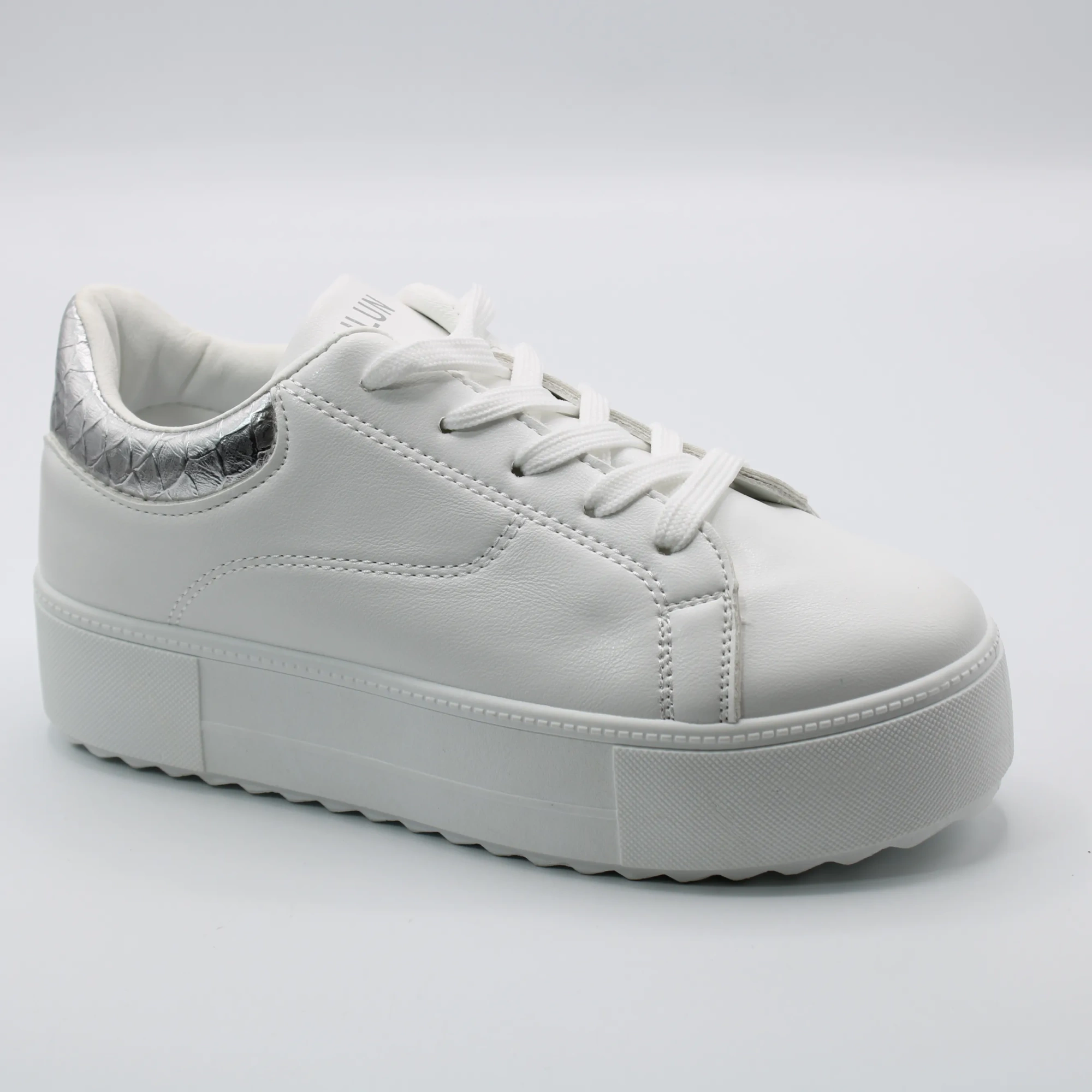 Женские весенние кроссовки белого цвета NIUNAILUN BS01-595