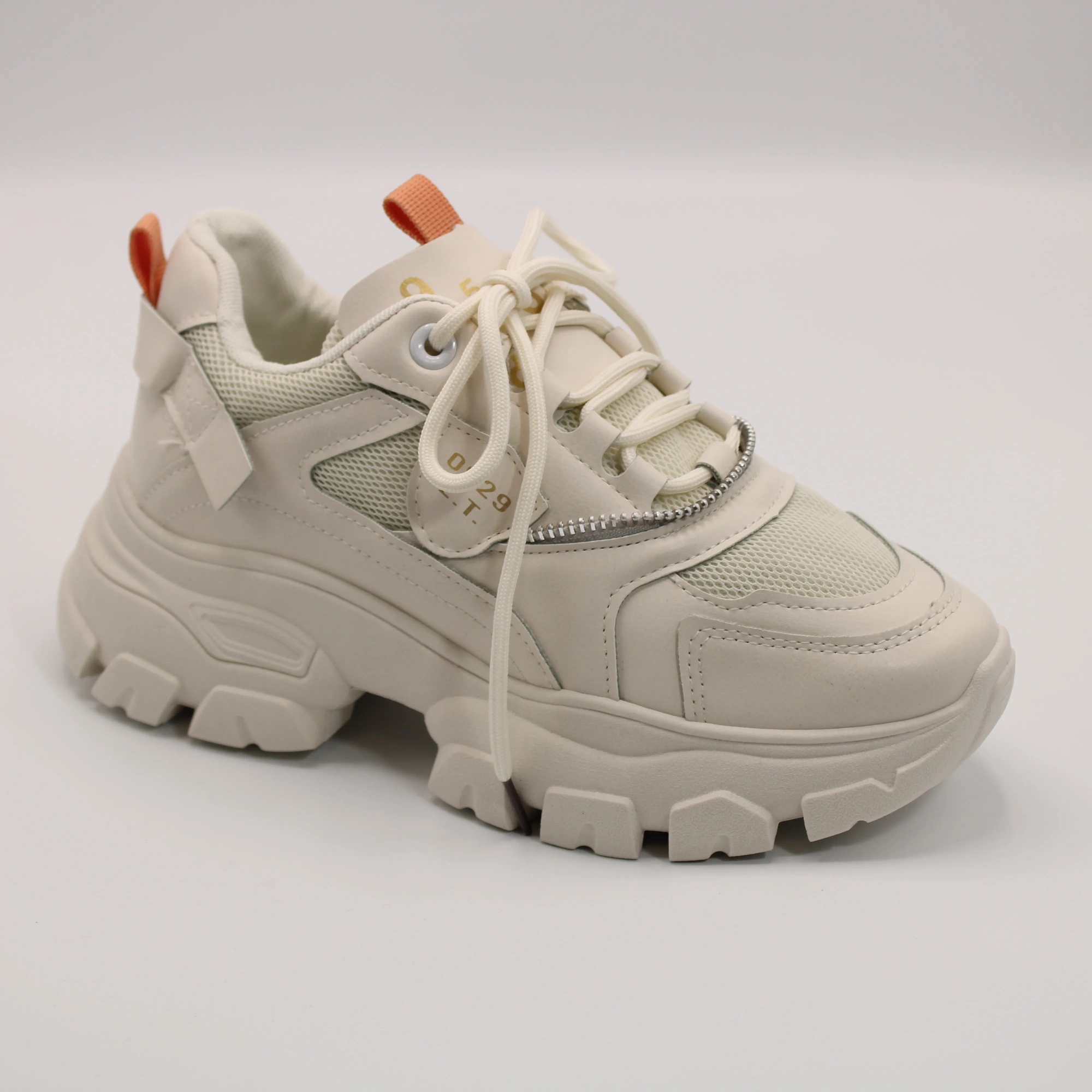 Женские кроссовки бежевого цвета LUTA BS02-1377