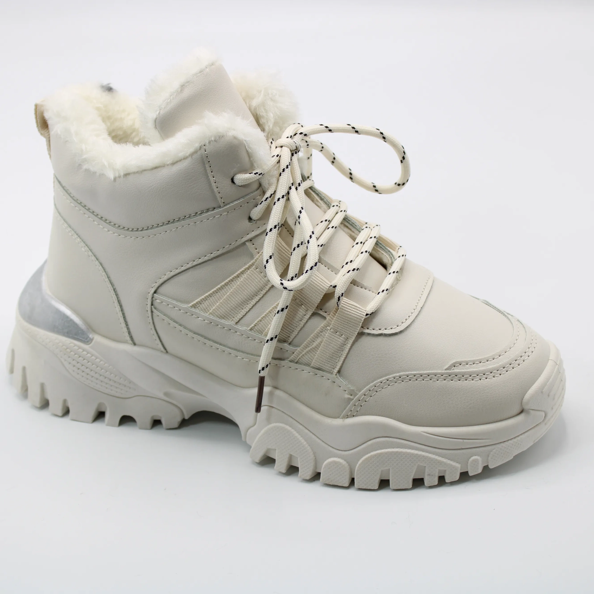 Женские зимние кроссовки белого цвета MERGE BS01-907